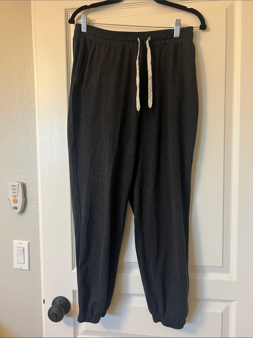 EUC Kirkland Signature Dark Gray Drawstring Jogger Pants size med